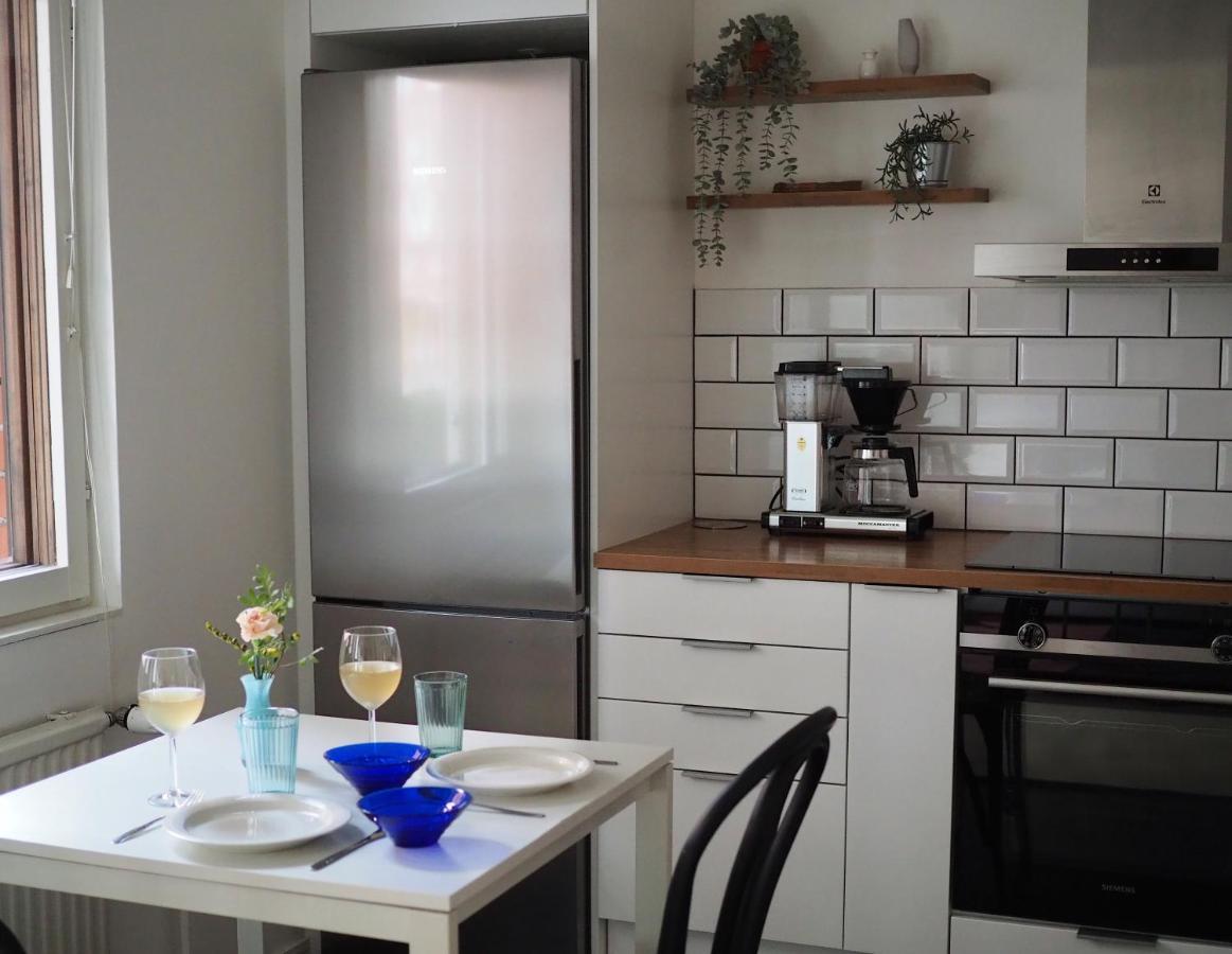 Oceanic & Trendy Two Bedroom Apartment With Free Parking Helsinki Extérieur photo